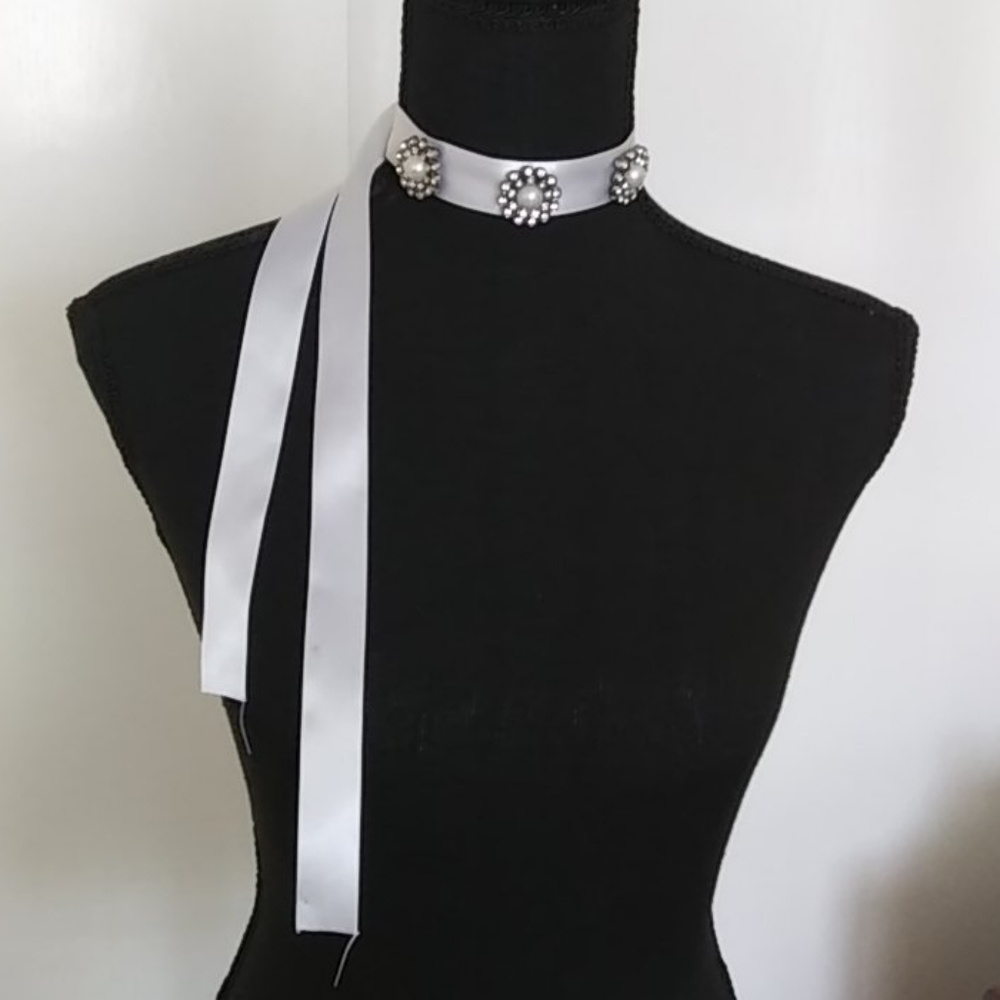 👰💗White Bridal Choker or Headband 45"